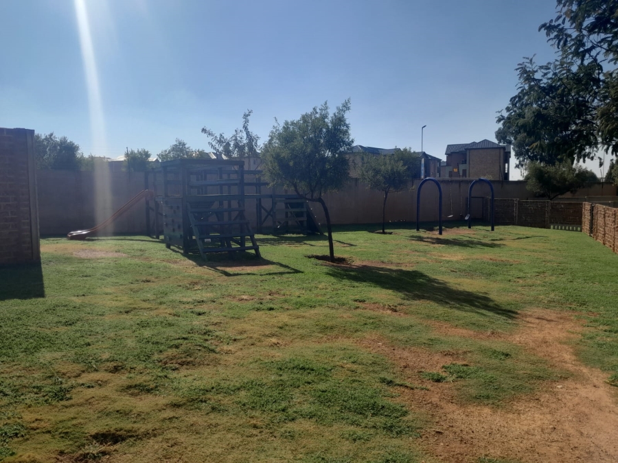 To Let 2 Bedroom Property for Rent in Kibler Park Gauteng