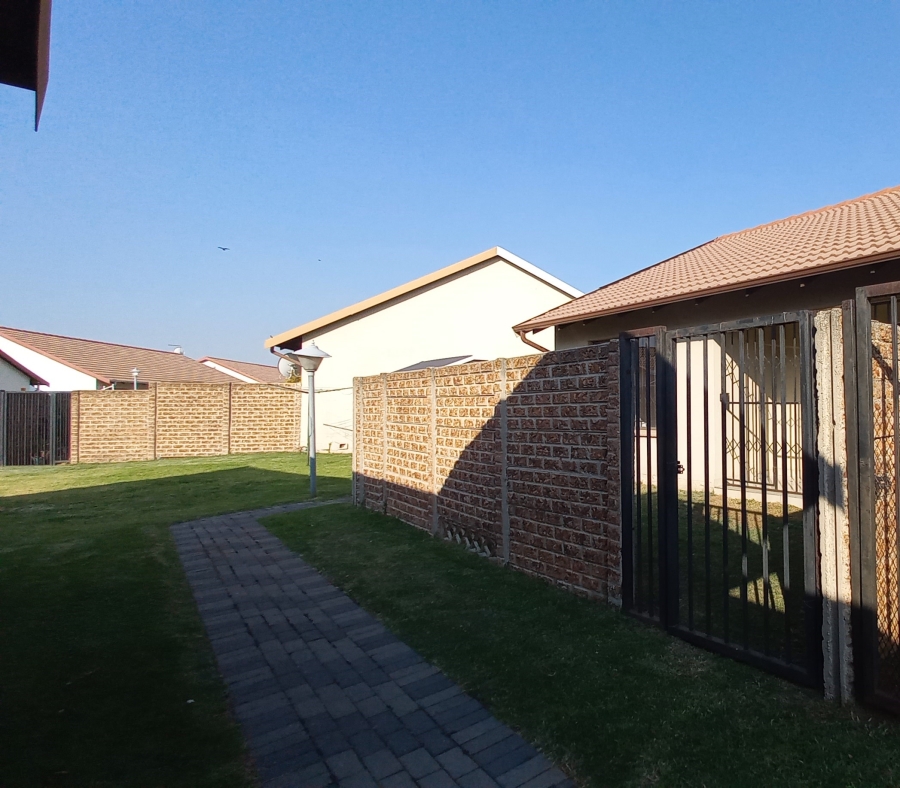 2 Bedroom Property for Sale in Parkrand Gauteng