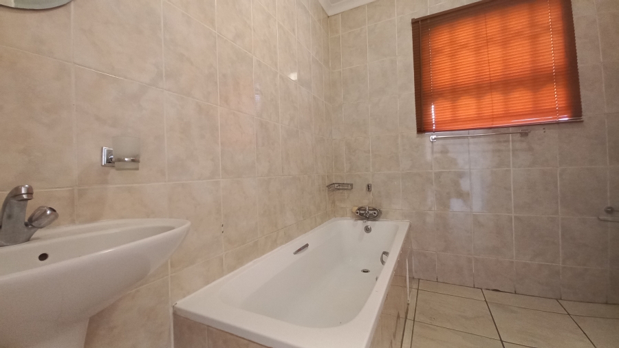 2 Bedroom Property for Sale in Parkrand Gauteng