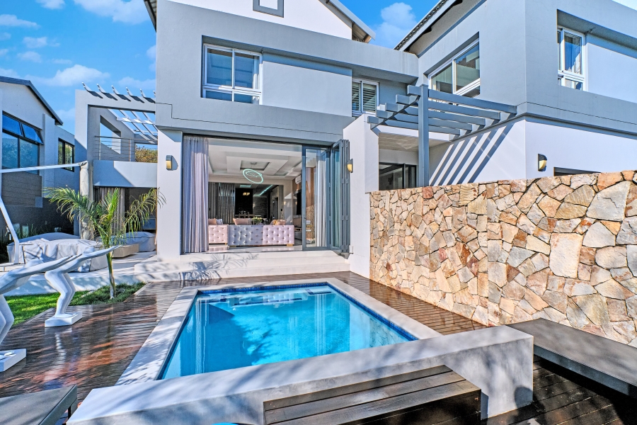 To Let 4 Bedroom Property for Rent in Waterfall Country Village Gauteng