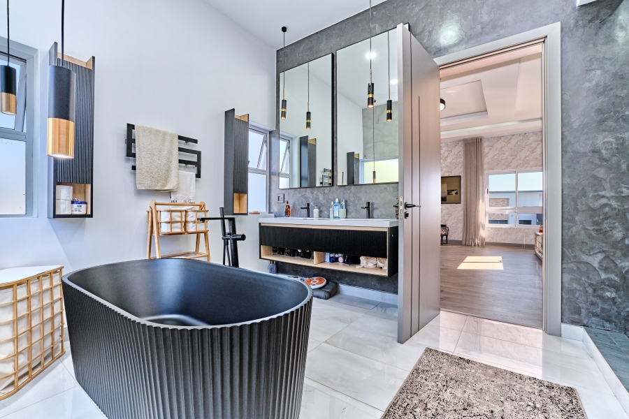 To Let 4 Bedroom Property for Rent in Waterfall Country Village Gauteng