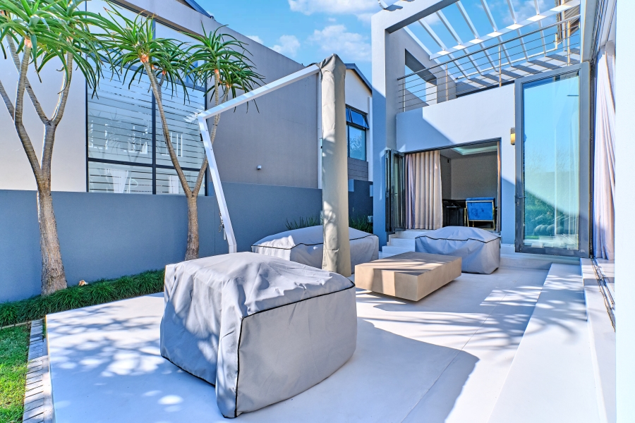 To Let 4 Bedroom Property for Rent in Waterfall Country Village Gauteng
