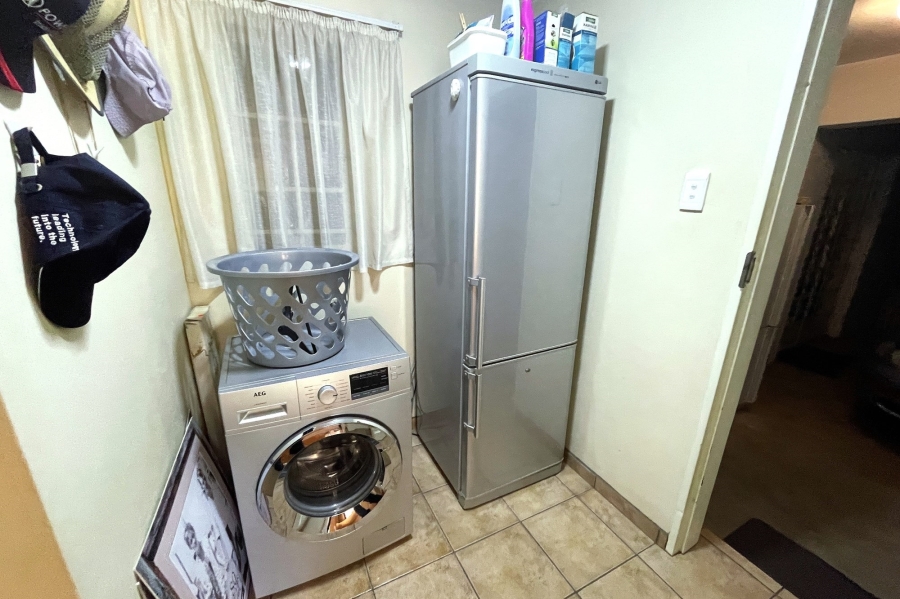 7 Bedroom Property for Sale in Henley on Klip Gauteng