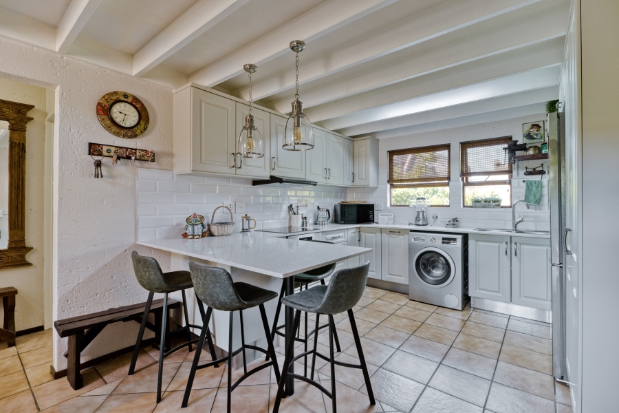 To Let 2 Bedroom Property for Rent in Lonehill Gauteng