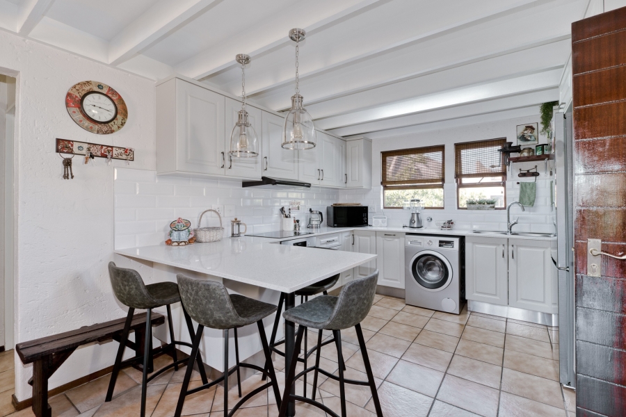 To Let 2 Bedroom Property for Rent in Lonehill Gauteng