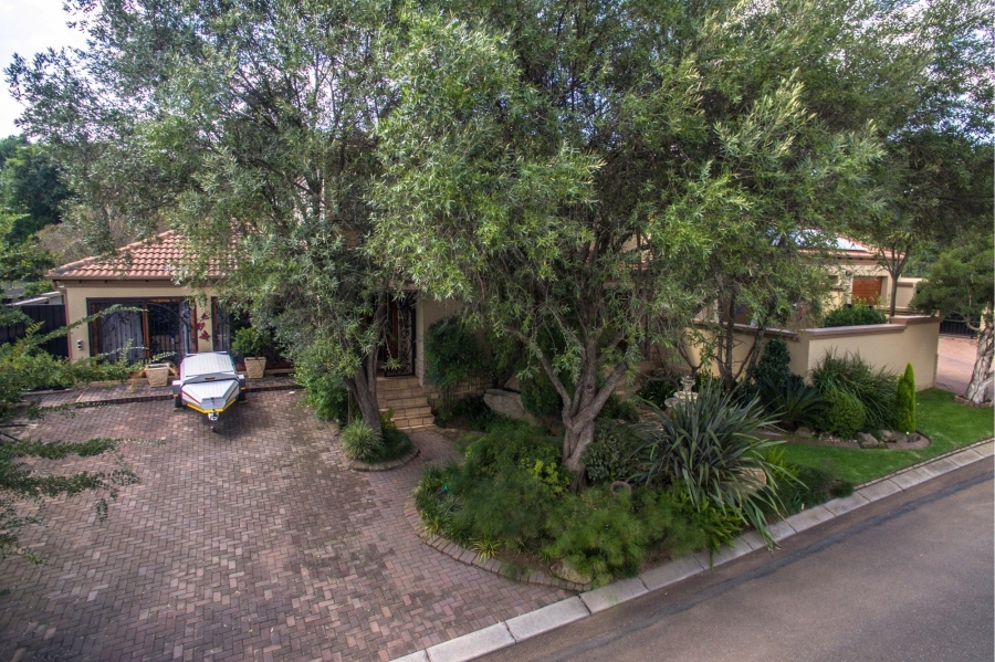 4 Bedroom Property for Sale in Ruimsig Gauteng