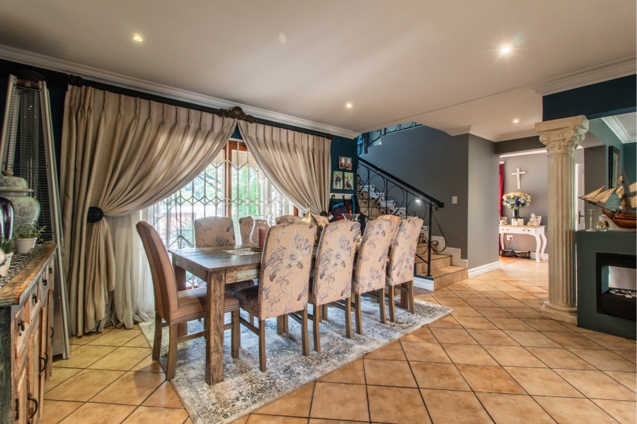 4 Bedroom Property for Sale in Ruimsig Gauteng