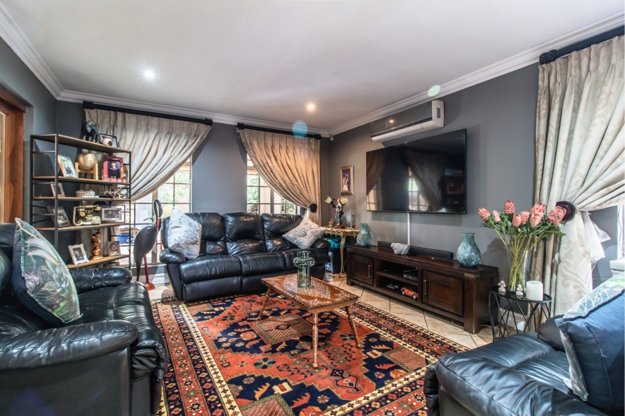 4 Bedroom Property for Sale in Ruimsig Gauteng