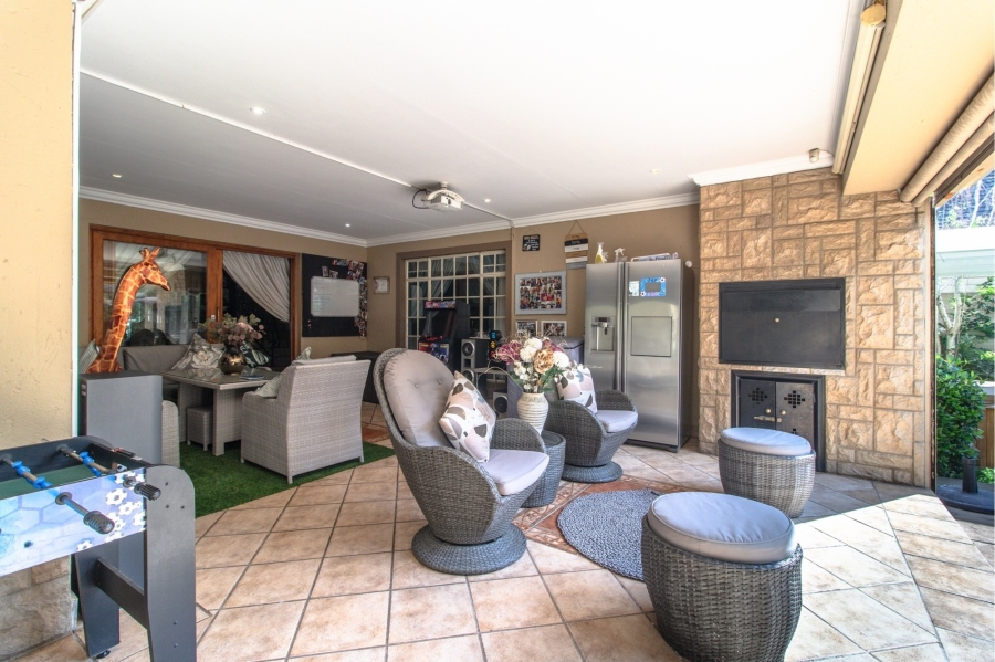 4 Bedroom Property for Sale in Ruimsig Gauteng