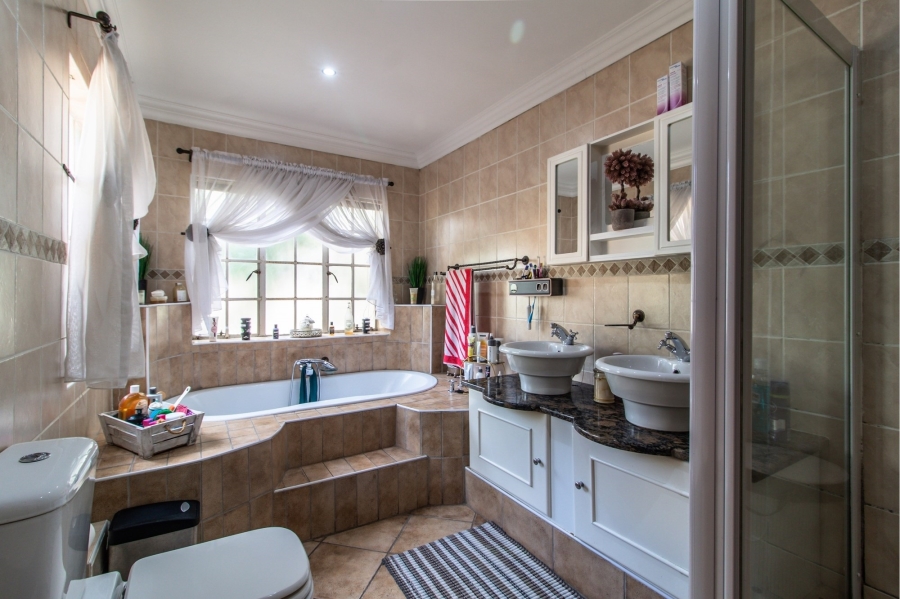 4 Bedroom Property for Sale in Ruimsig Gauteng
