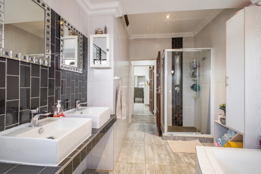 3 Bedroom Property for Sale in Newlands Gauteng