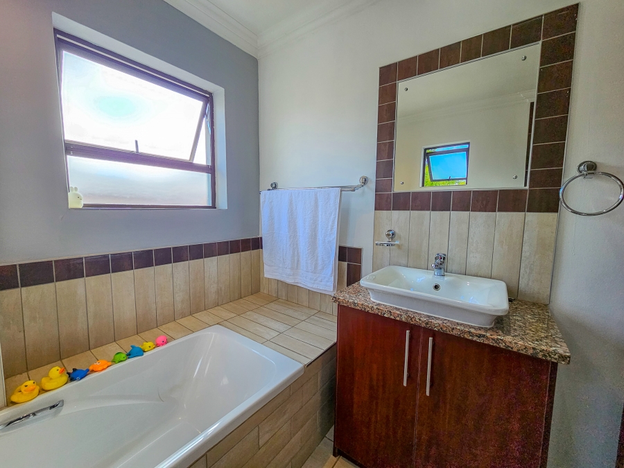 3 Bedroom Property for Sale in Midstream Hill Gauteng
