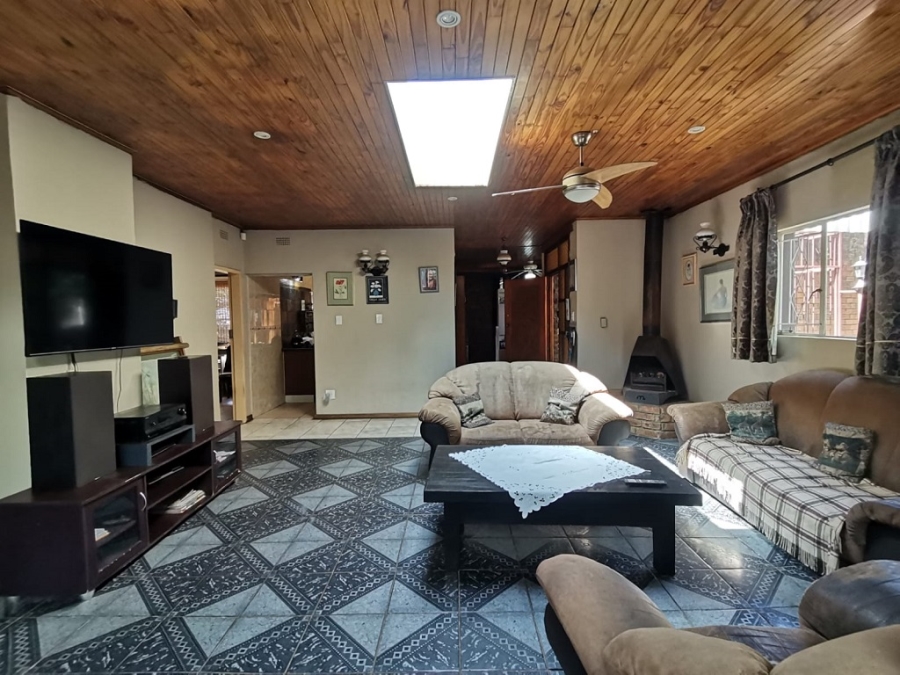 4 Bedroom Property for Sale in Brackenhurst Gauteng