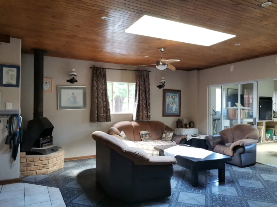 4 Bedroom Property for Sale in Brackenhurst Gauteng