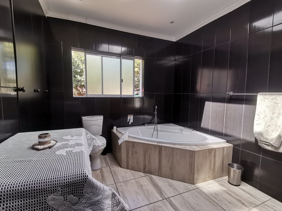 4 Bedroom Property for Sale in Brackenhurst Gauteng