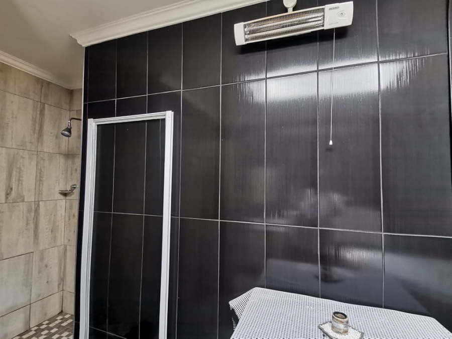 4 Bedroom Property for Sale in Brackenhurst Gauteng
