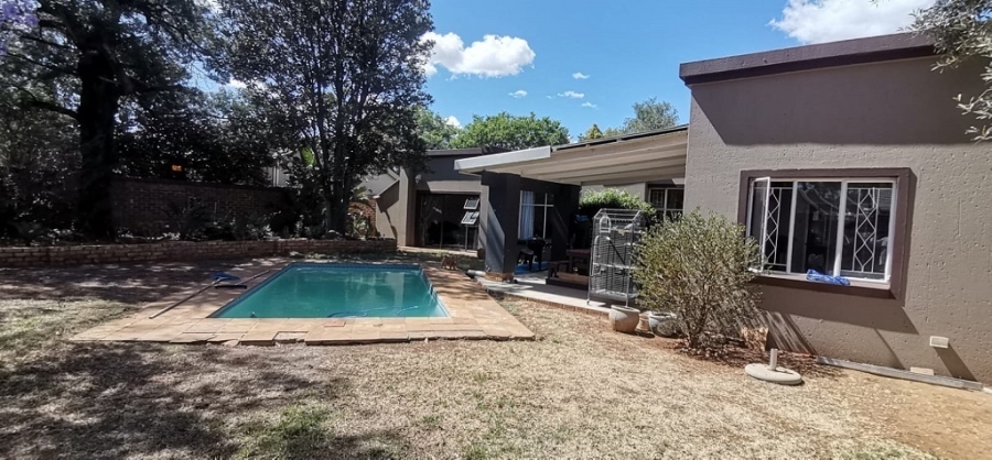 4 Bedroom Property for Sale in Brackenhurst Gauteng