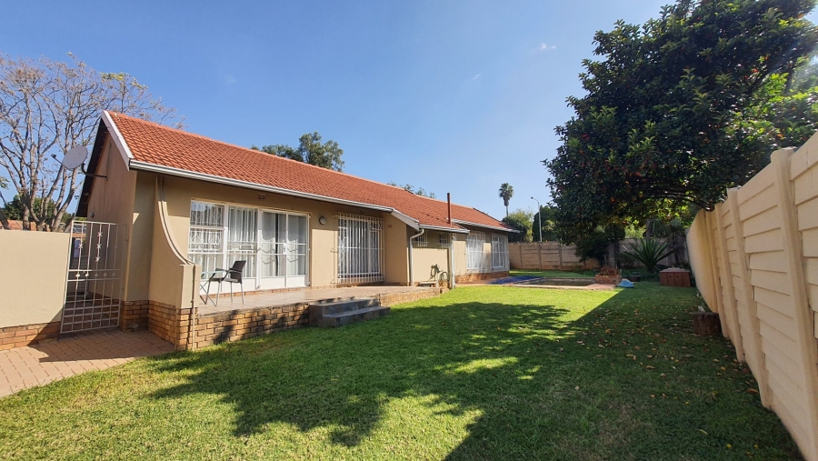 3 Bedroom Property for Sale in Weltevreden Park Gauteng
