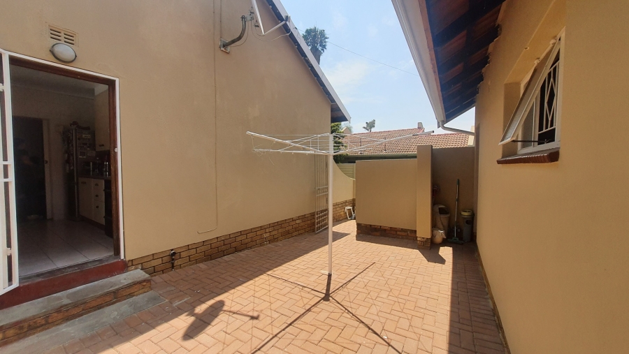 3 Bedroom Property for Sale in Weltevreden Park Gauteng