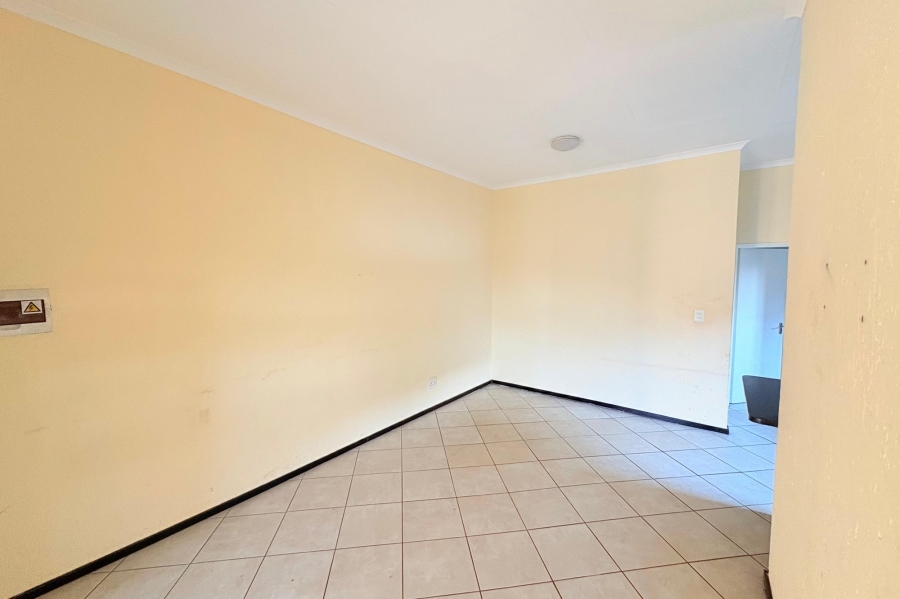 To Let 2 Bedroom Property for Rent in Goedeburg Gauteng