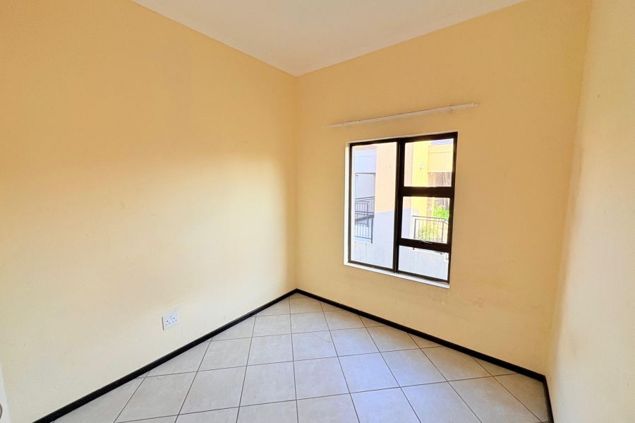 To Let 2 Bedroom Property for Rent in Goedeburg Gauteng