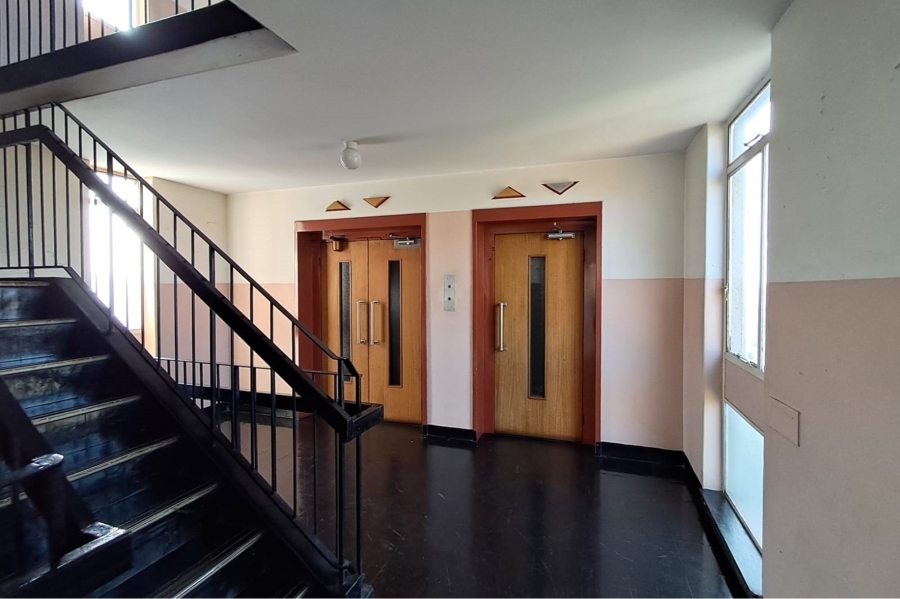 1 Bedroom Property for Sale in Kensington Gauteng