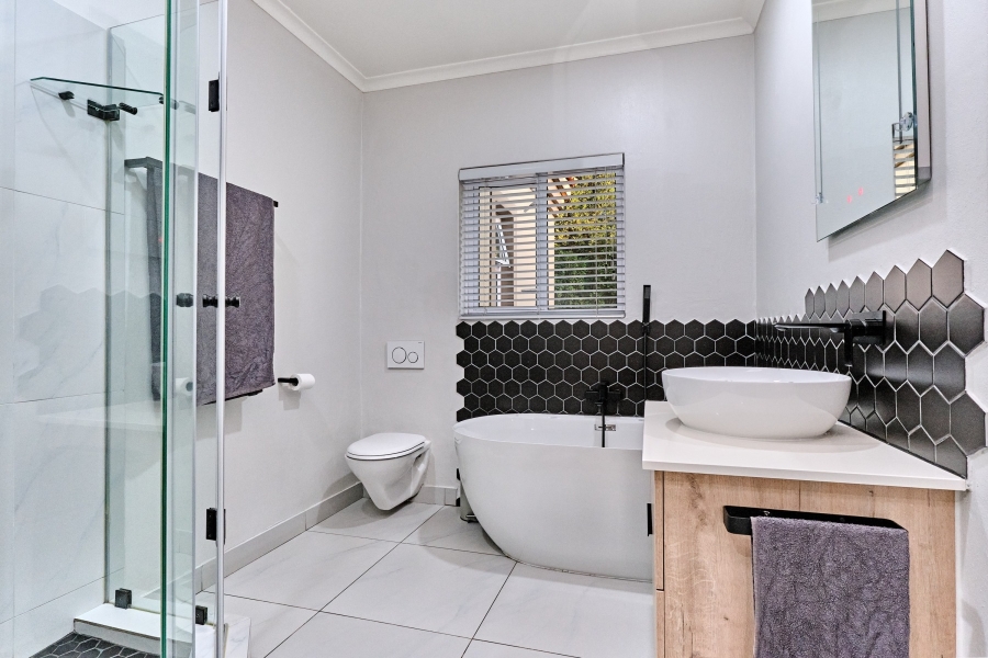 5 Bedroom Property for Sale in Dainfern Ridge Gauteng