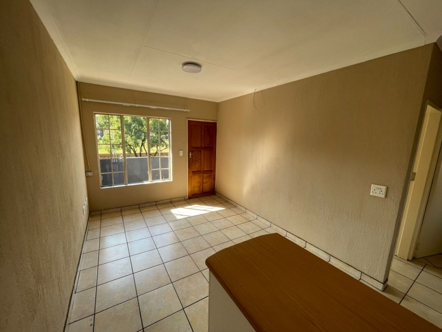 To Let 1 Bedroom Property for Rent in Comet Gauteng