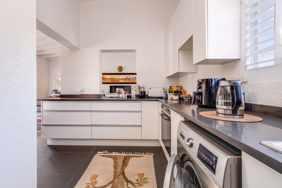 1 Bedroom Property for Sale in Bryanston Gauteng