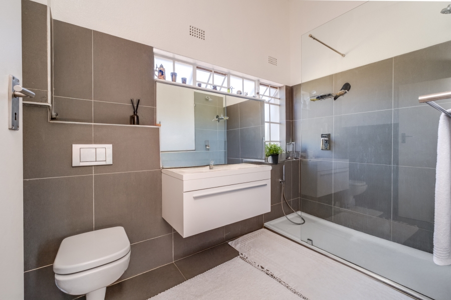 1 Bedroom Property for Sale in Bryanston Gauteng