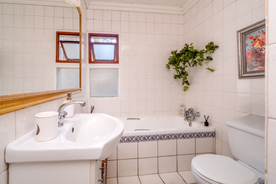 2 Bedroom Property for Sale in Bryanston Gauteng