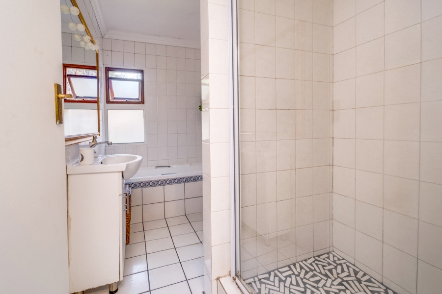 2 Bedroom Property for Sale in Bryanston Gauteng