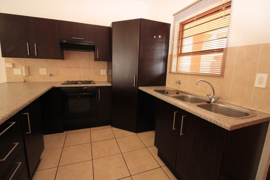 To Let 1 Bedroom Property for Rent in Paulshof Gauteng