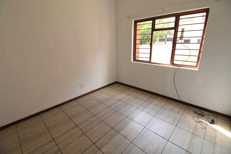 To Let 1 Bedroom Property for Rent in Paulshof Gauteng