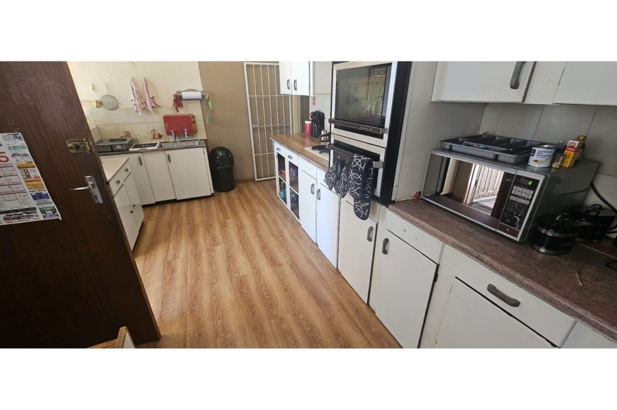 To Let 5 Bedroom Property for Rent in Casseldale Gauteng