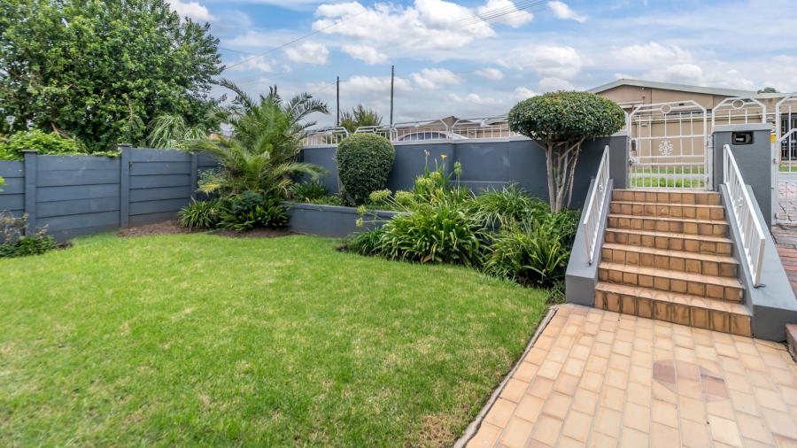 To Let 3 Bedroom Property for Rent in Bosmont Gauteng