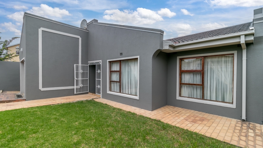 To Let 3 Bedroom Property for Rent in Bosmont Gauteng