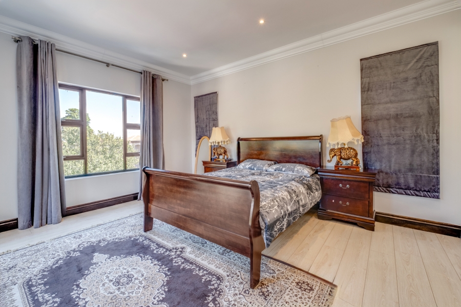 To Let 5 Bedroom Property for Rent in Fourways Gardens Gauteng