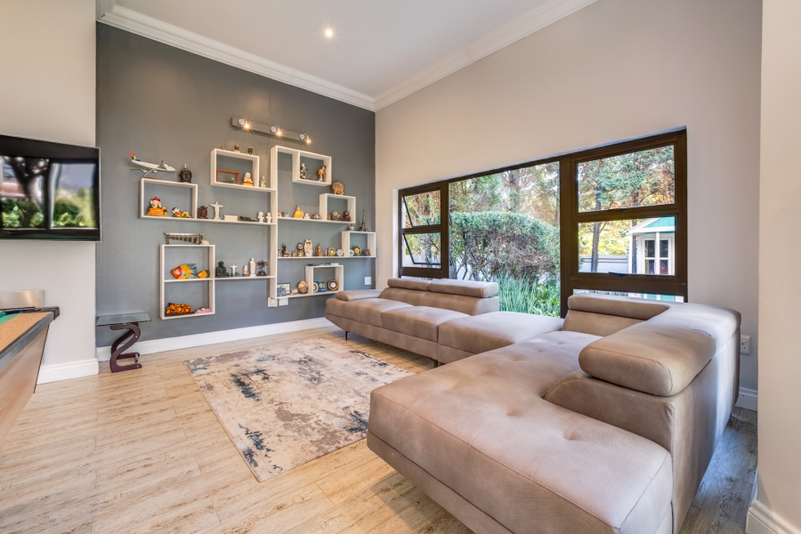 To Let 5 Bedroom Property for Rent in Fourways Gardens Gauteng