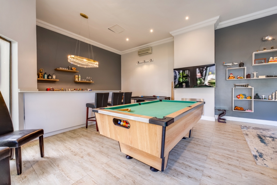 To Let 5 Bedroom Property for Rent in Fourways Gardens Gauteng