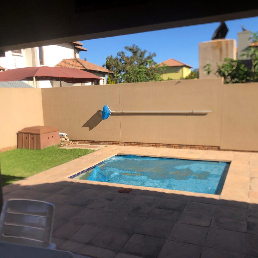 To Let 2 Bedroom Property for Rent in Witpoortjie AH Gauteng