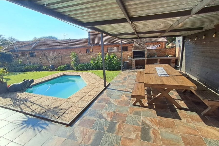 3 Bedroom Property for Sale in Wierda Park Gauteng