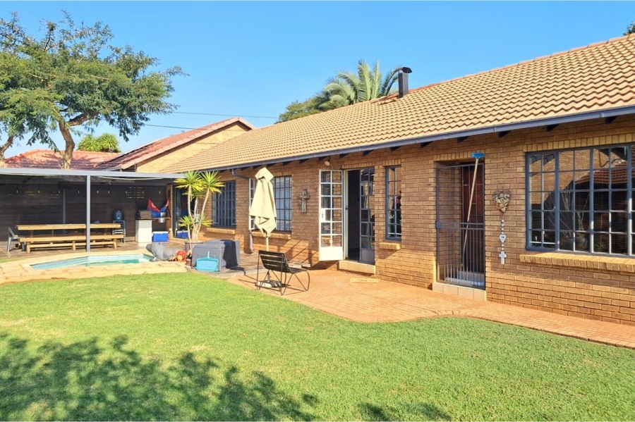 3 Bedroom Property for Sale in Wierda Park Gauteng