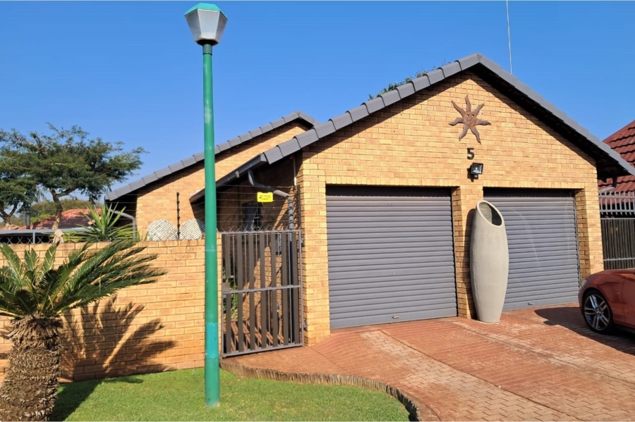 3 Bedroom Property for Sale in Wierda Park Gauteng