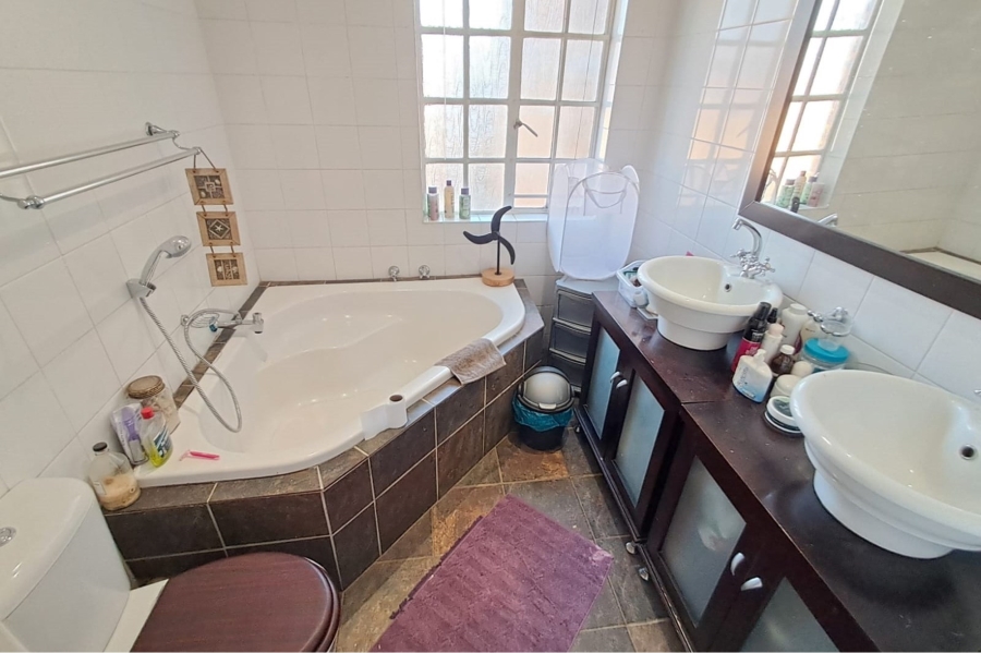 2 Bedroom Property for Sale in Clubview Gauteng