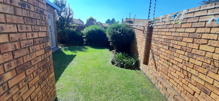 3 Bedroom Property for Sale in Bonaero Park Gauteng