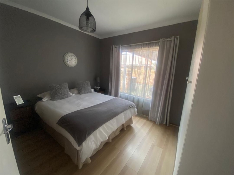 3 Bedroom Property for Sale in Bonaero Park Gauteng