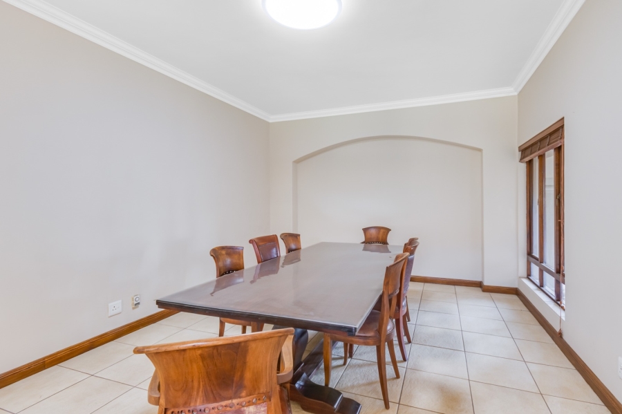 5 Bedroom Property for Sale in Dainfern Golf Estate Gauteng