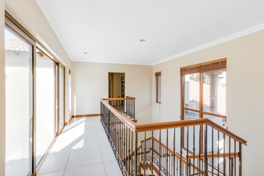 5 Bedroom Property for Sale in Dainfern Golf Estate Gauteng