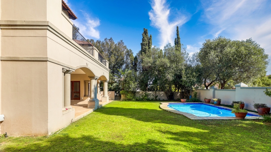 5 Bedroom Property for Sale in Dainfern Golf Estate Gauteng